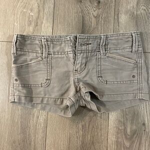 Light brown Low-Rise Hollister shorts, Size 1